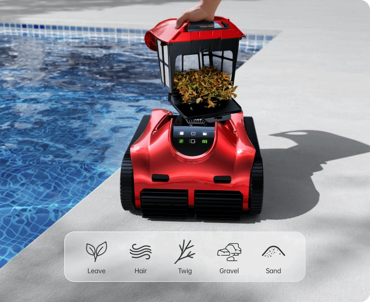 Persona levantando sin esfuerzo el iGarden Pool Cleaner K Pro con una cesta grande llena de hojas filtradas y restos de piscina