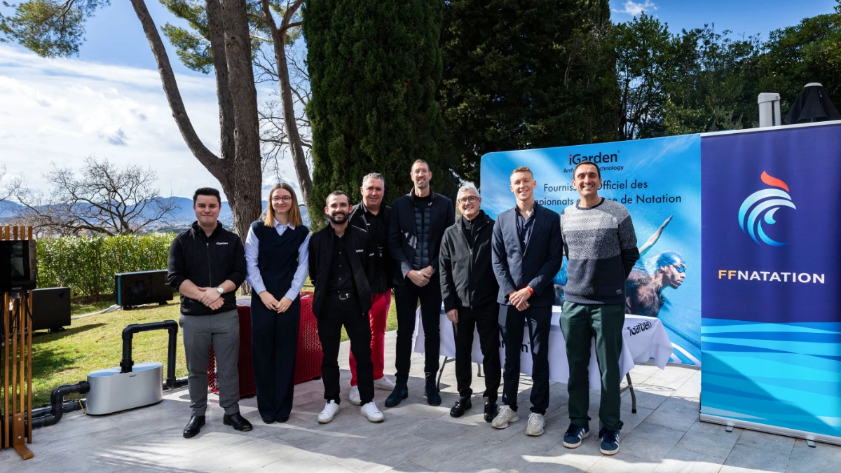iGarden and French Swimming Federation partnership team photo