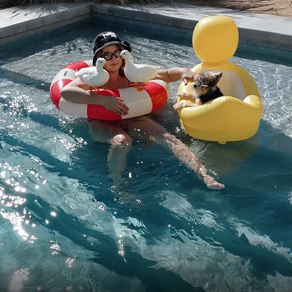 Instagram-Influencer duck_in_space_ positive Bewertung der iGarden Swim Jet P-Serie, die den Poolbereich jeden Tag für Urlaubsgefühl aufwertet